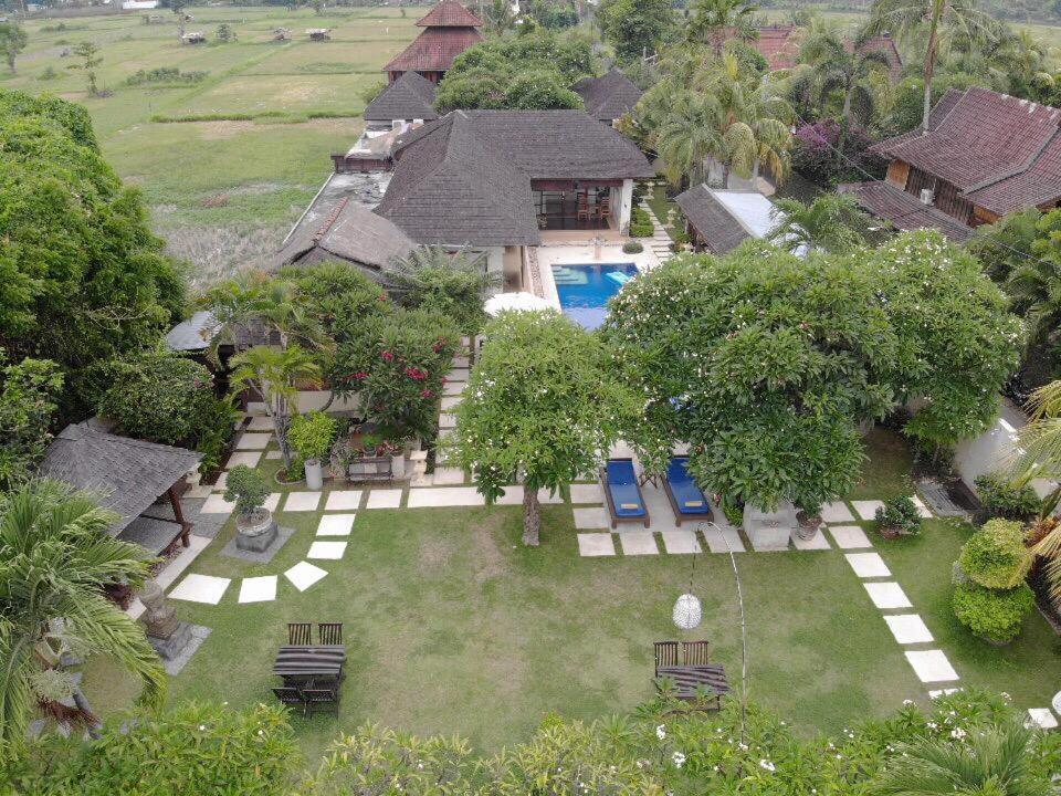 โรงแรม ฟรังกีปานี บีช โลวินา ภายนอก รูปภาพ